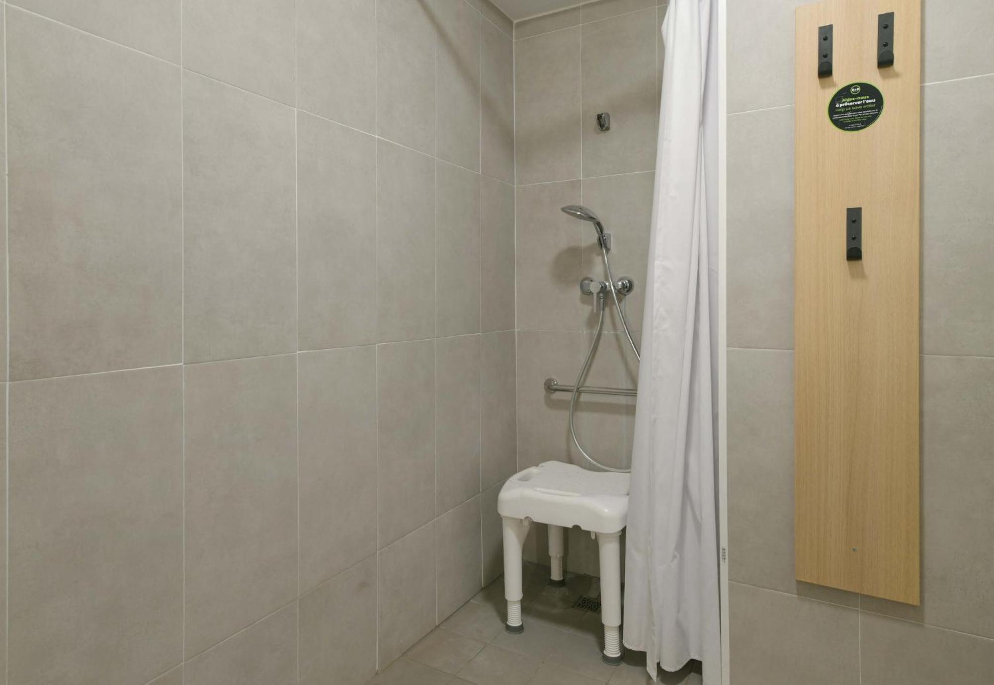 B&B Hôtel LE MANS Nord 2 Saint-Saturnin  Buitenkant foto